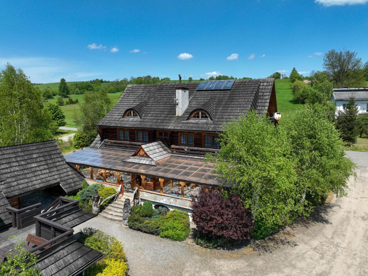Gosciniec Debowa Gazdowka Bed & Breakfast Ustrzyki Dolne Bagian luar foto