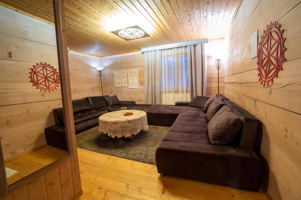 Gosciniec Debowa Gazdowka Bed & Breakfast Ustrzyki Dolne Bagian luar foto