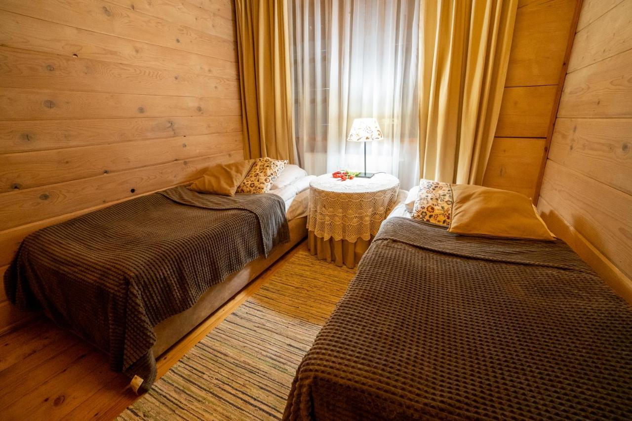 Gosciniec Debowa Gazdowka Bed & Breakfast Ustrzyki Dolne Bagian luar foto