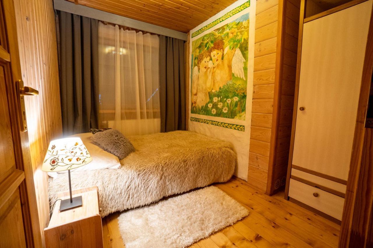 Gosciniec Debowa Gazdowka Bed & Breakfast Ustrzyki Dolne Bagian luar foto