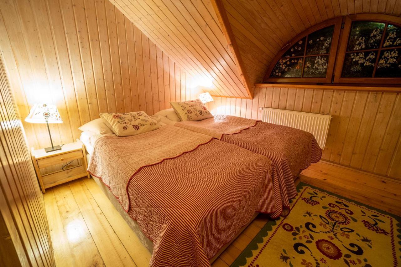 Gosciniec Debowa Gazdowka Bed & Breakfast Ustrzyki Dolne Bagian luar foto