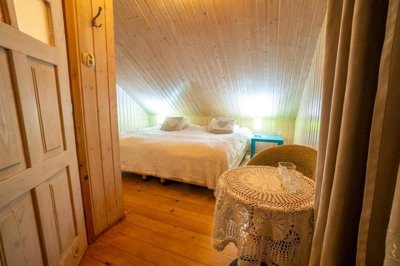 Gosciniec Debowa Gazdowka Bed & Breakfast Ustrzyki Dolne Bagian luar foto