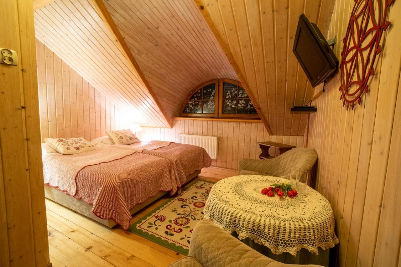 Gosciniec Debowa Gazdowka Bed & Breakfast Ustrzyki Dolne Bagian luar foto